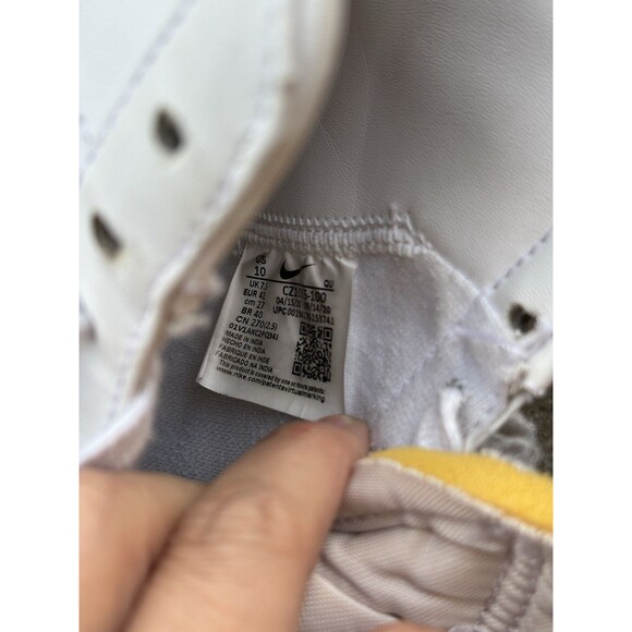 Athletic_Shoes